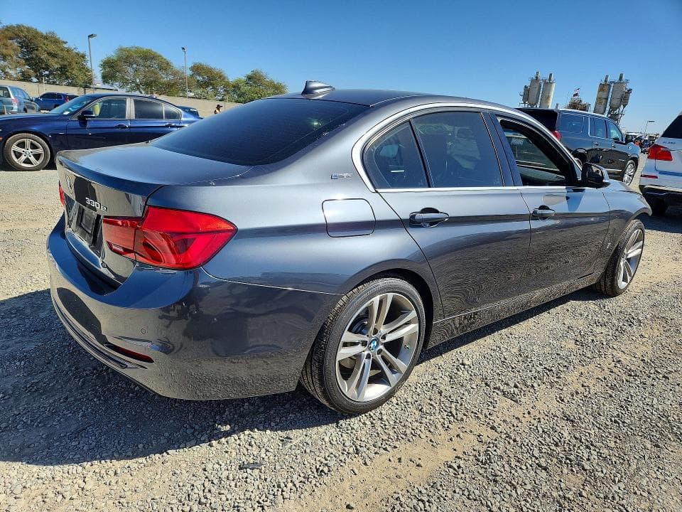 2018 BMW 330E 3