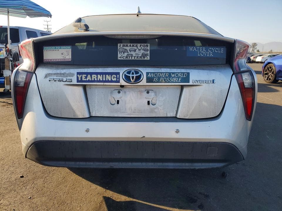 2017 TOYOTA PRIUS TWO 6