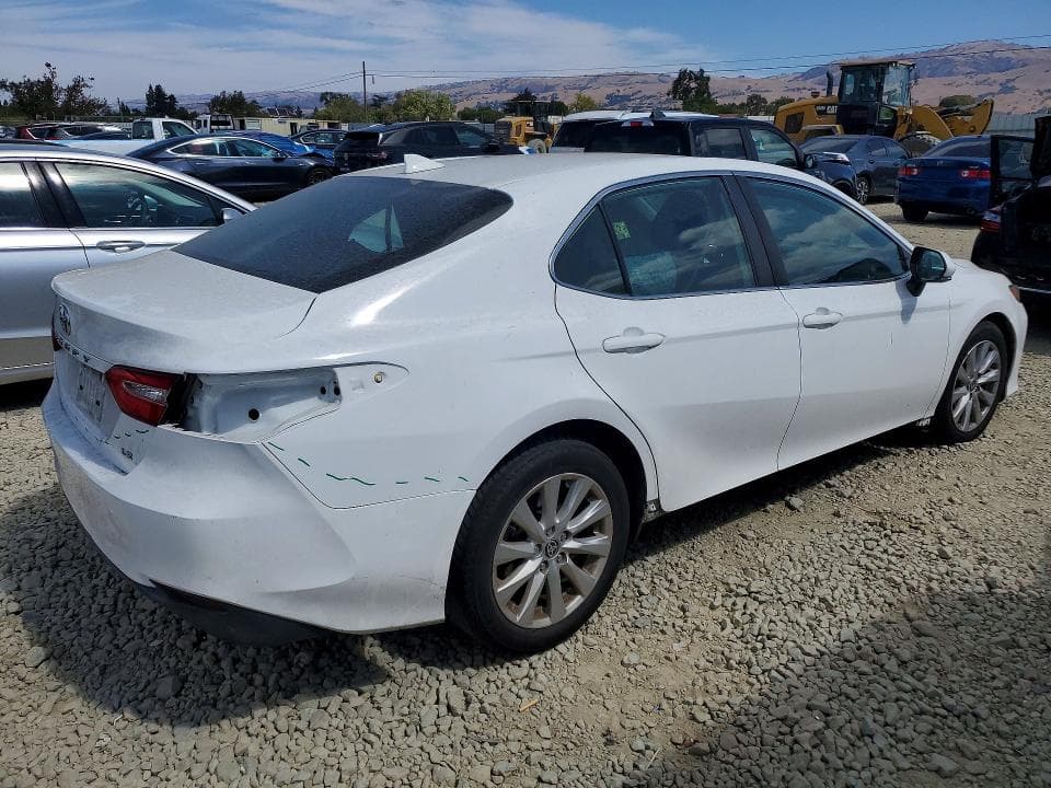 2020 TOYOTA CAMRY LE 3