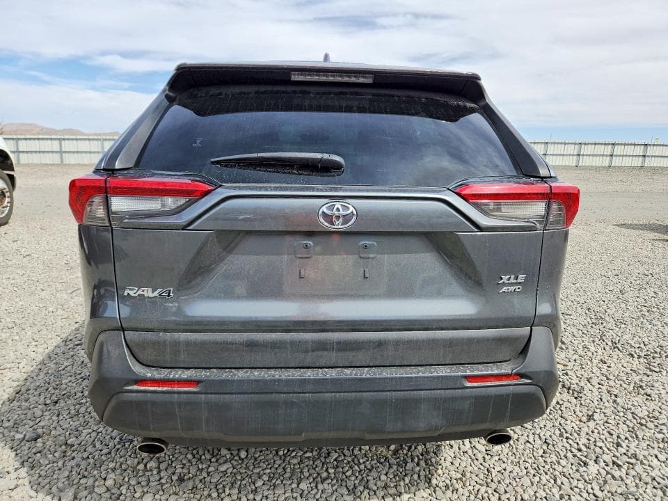 2019 TOYOTA RAV4 XLE 6
