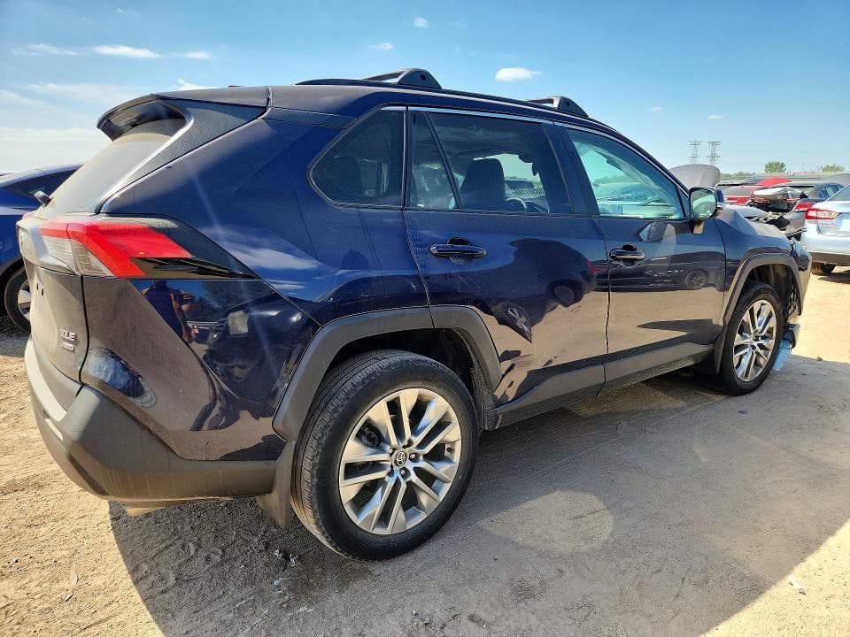 2022 TOYOTA RAV4 XLE PREMIUM 3