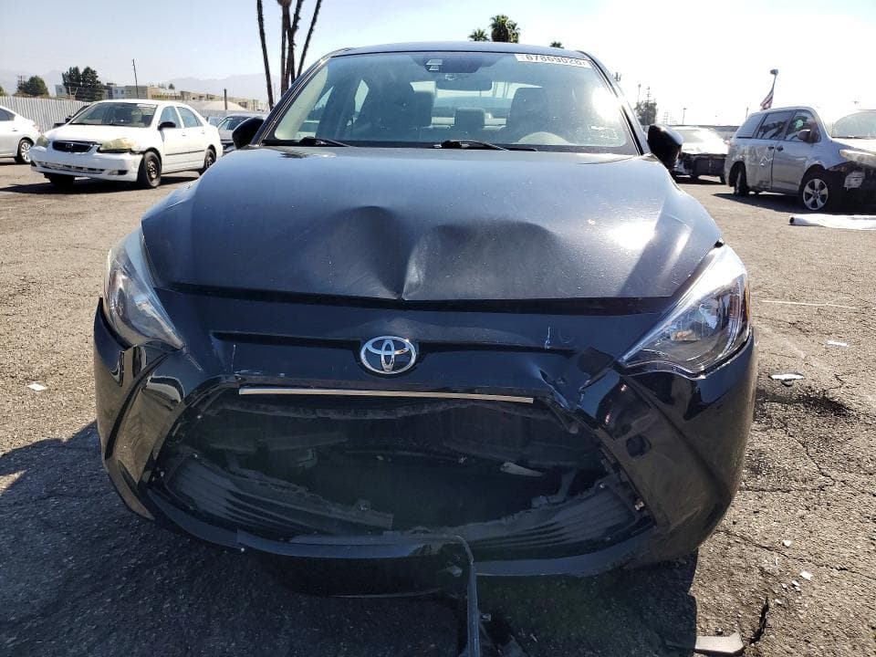 2018 TOYOTA YARIS IA BASE 5