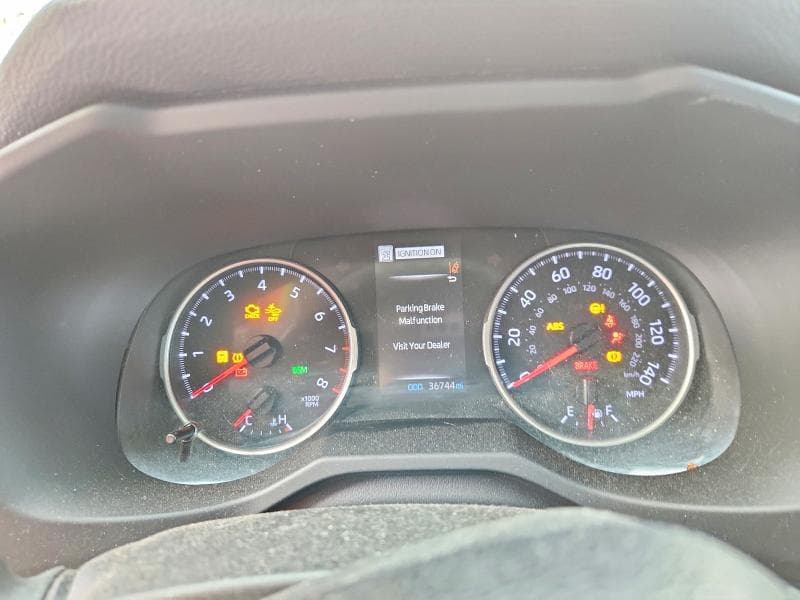 2019 TOYOTA RAV4 XLE 9