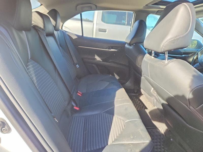 2020 TOYOTA CAMRY SE 10