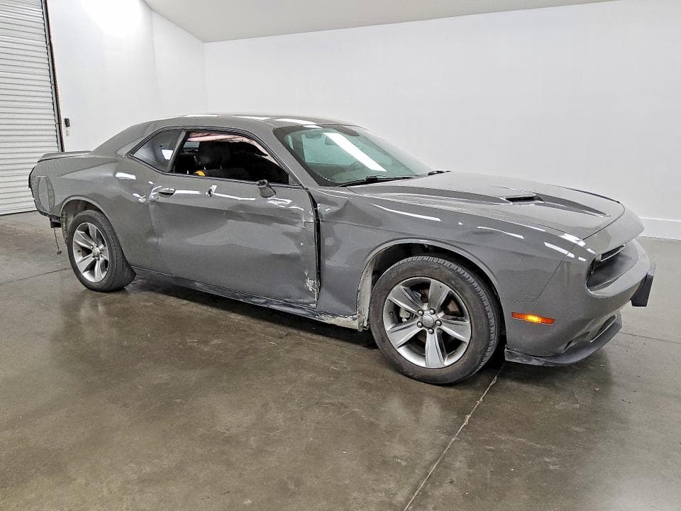 2019 DODGE CHALLENGER SXT 4
