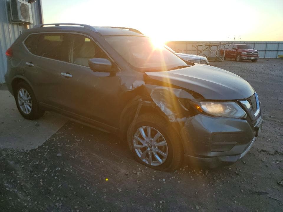 2017 NISSAN ROGUE SV 4