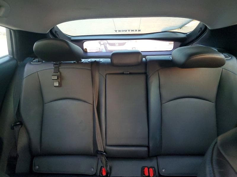 2017 TOYOTA PRIUS THREE TOURING 10
