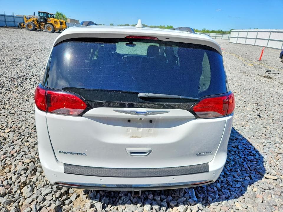 2018 CHRYSLER PACIFICA LIMITED 6