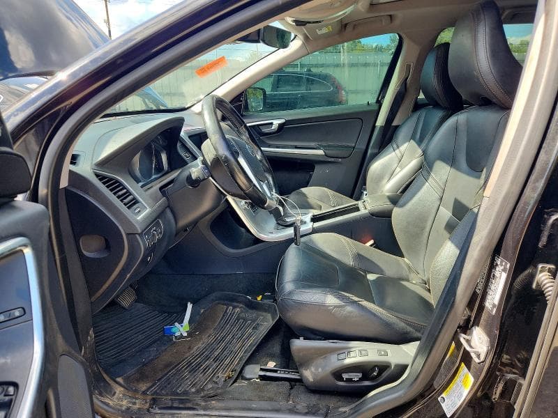 2017 VOLVO XC60 T6 DYNAMIC 7