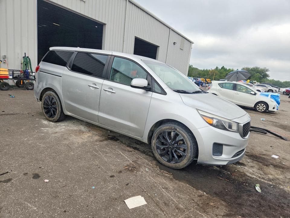 2017 KIA SEDONA LX 4