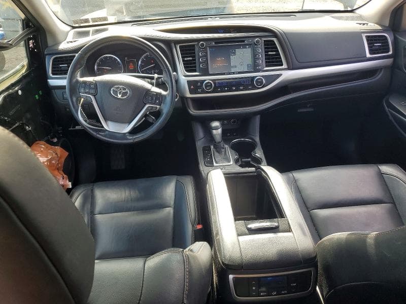 2017 TOYOTA HIGHLANDER XLE 8