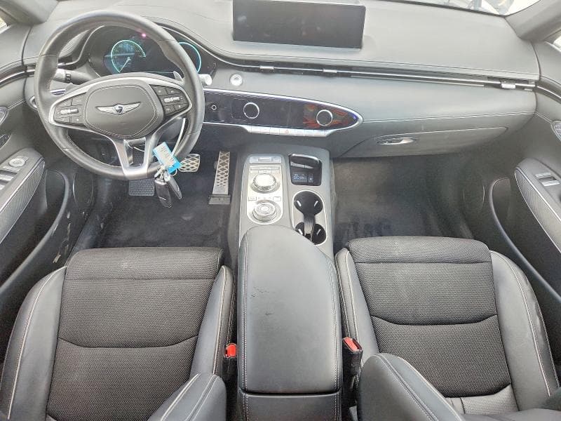 2024 GENESIS GV70 2.5T STANDARD 8