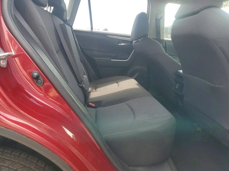 2020 TOYOTA RAV4 XLE 11