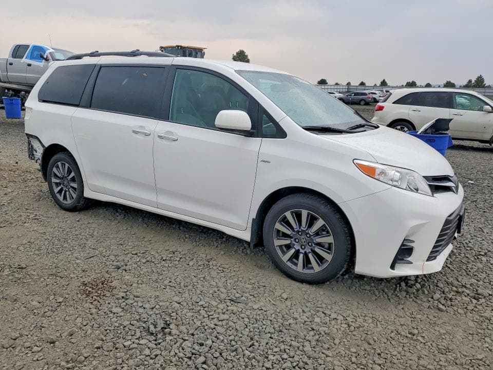 2020 TOYOTA SIENNA LE 4