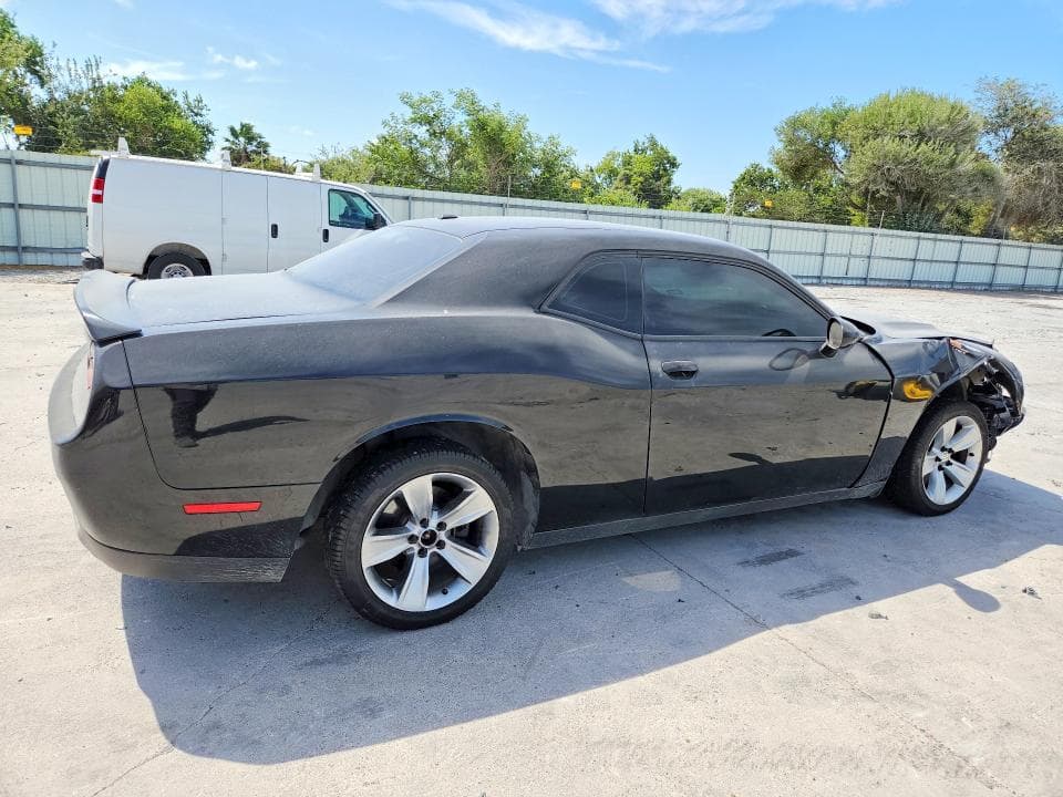 2018 DODGE CHALLENGER SXT 3
