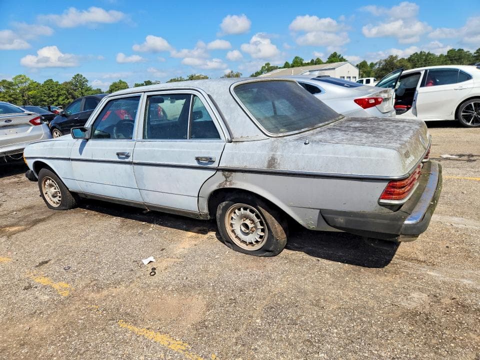 1984 MERCEDES-BENZ 300 DT 2