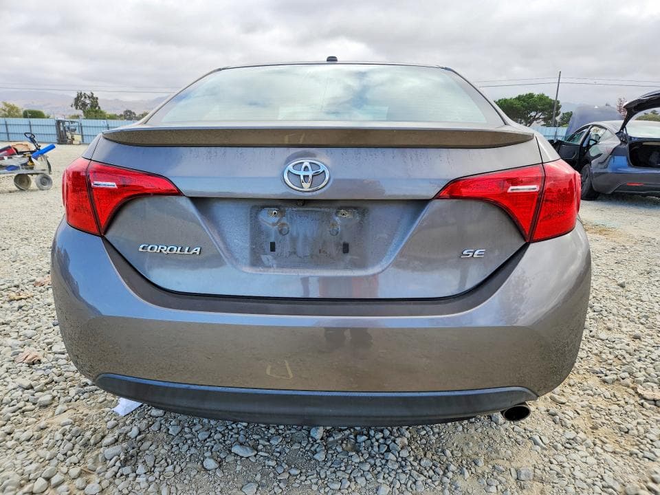 2017 TOYOTA COROLLA SE 6