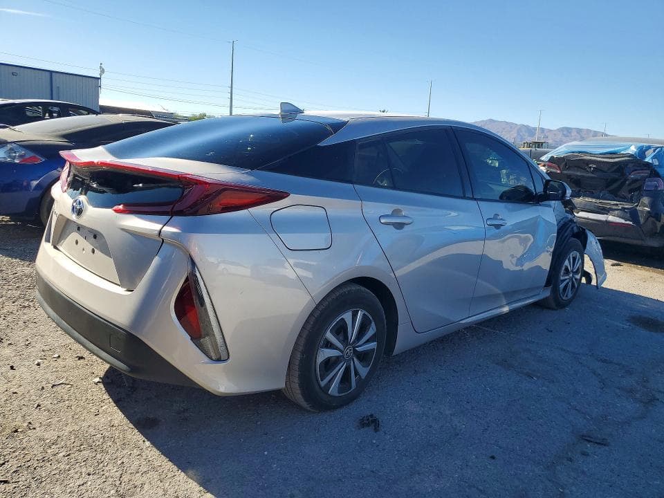 2017 TOYOTA PRIUS PRIME 3