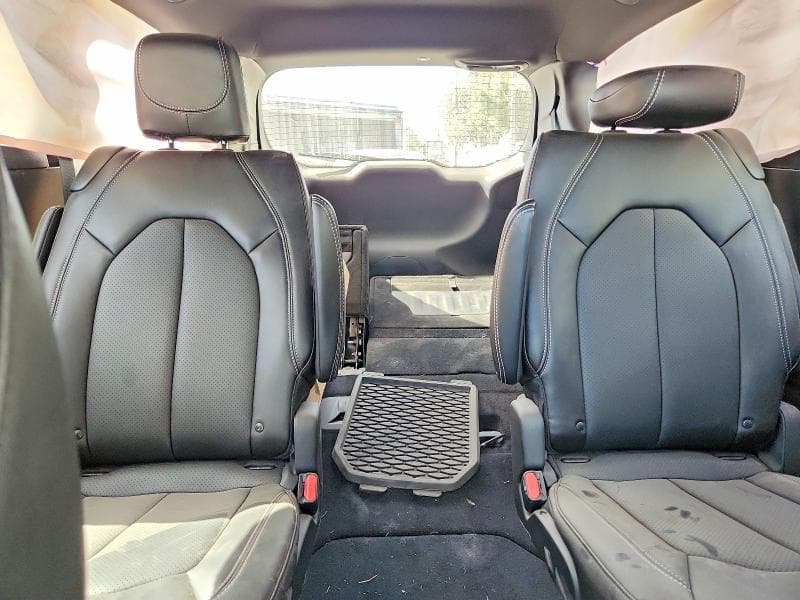 2026 CHRYSLER VOYAGER LX 10