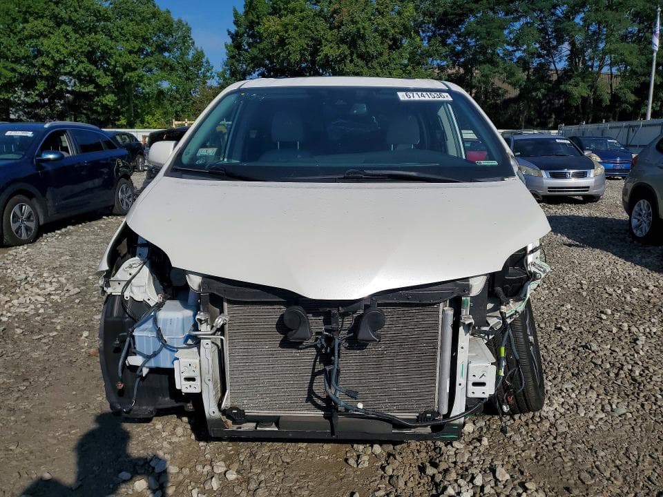 2019 TOYOTA SIENNA XLE 7-PASSENGER 5
