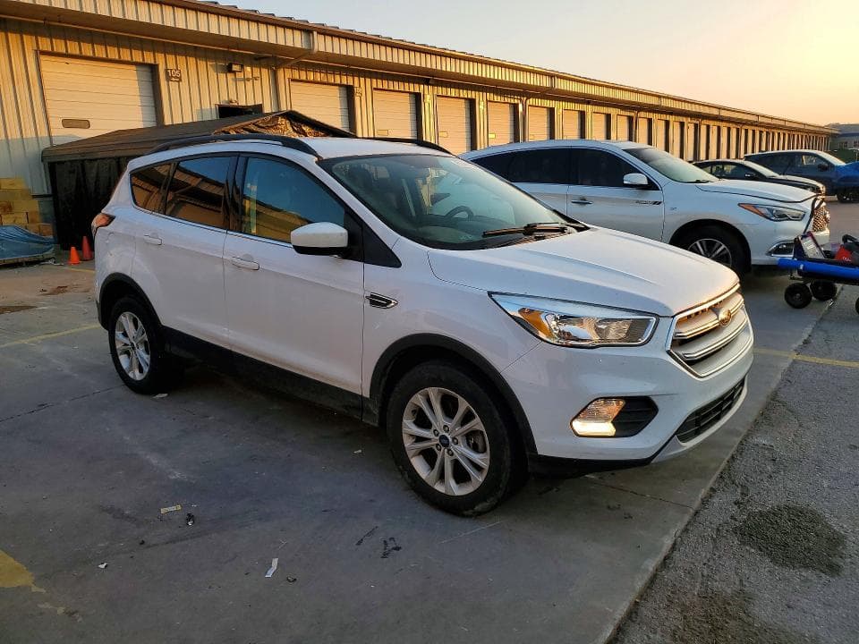 2018 FORD ESCAPE SE 4