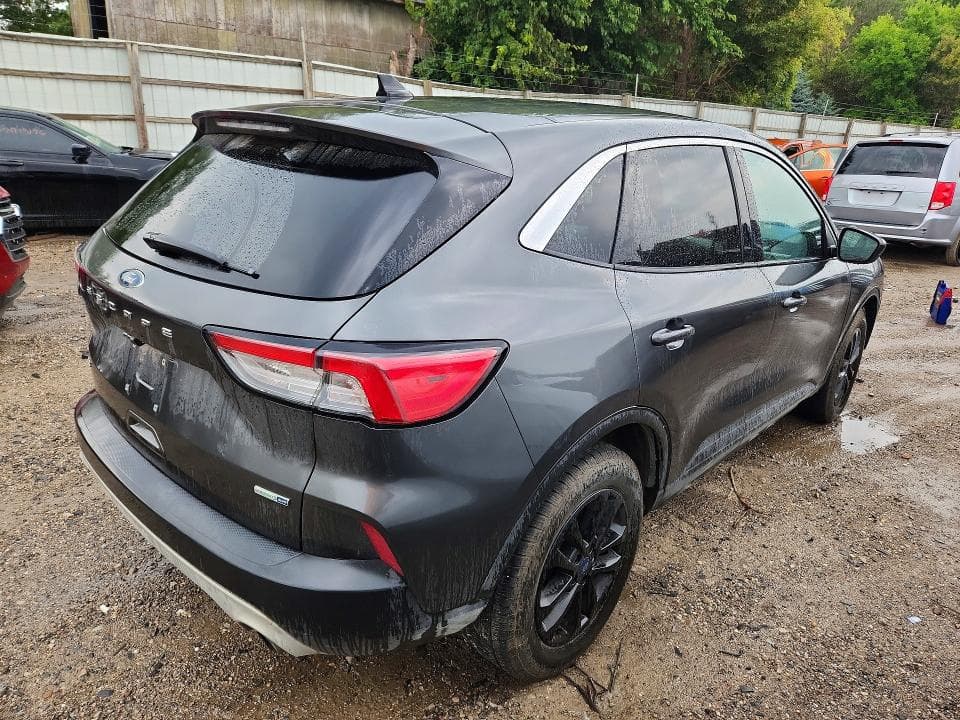 2020 FORD ESCAPE SE 3