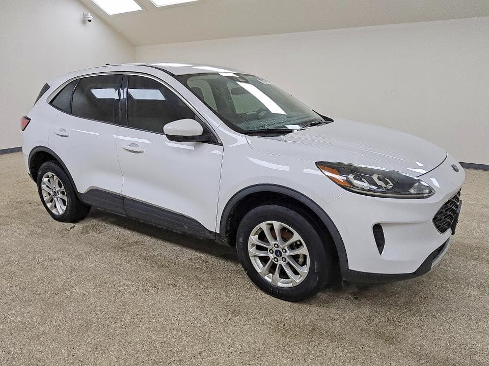 2020 FORD ESCAPE SE 4