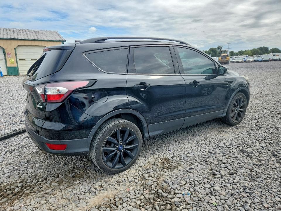 2017 FORD ESCAPE SE 3