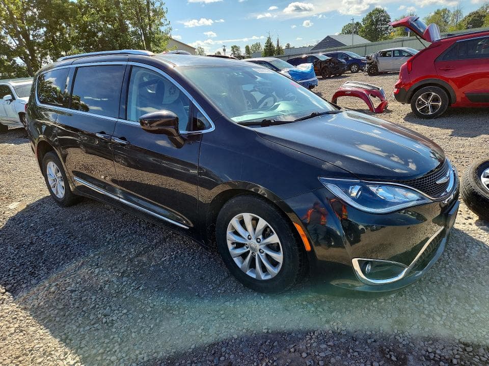 2018 CHRYSLER PACIFICA TOURING L 4