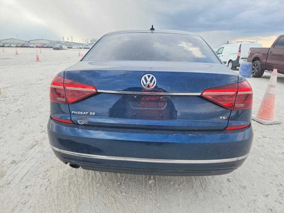 2018 VOLKSWAGEN PASSAT SE 6