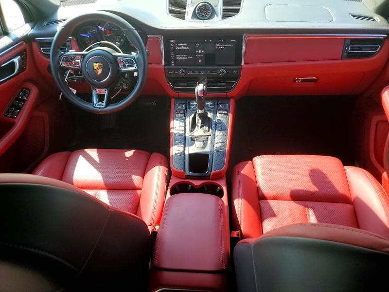 2021 PORSCHE MACAN TURBO 8