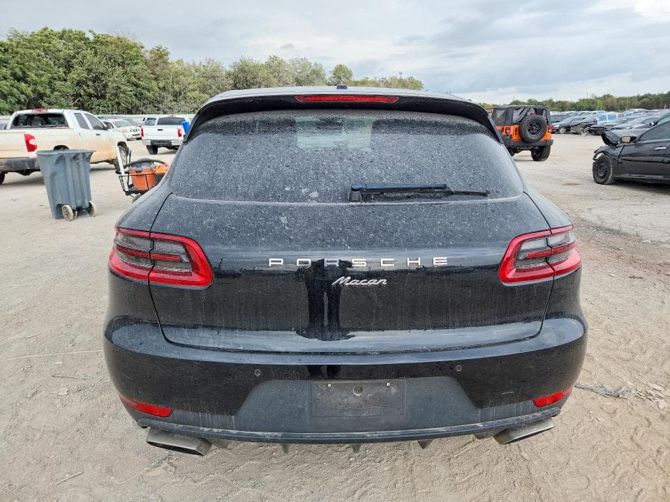 2017 PORSCHE MACAN 6
