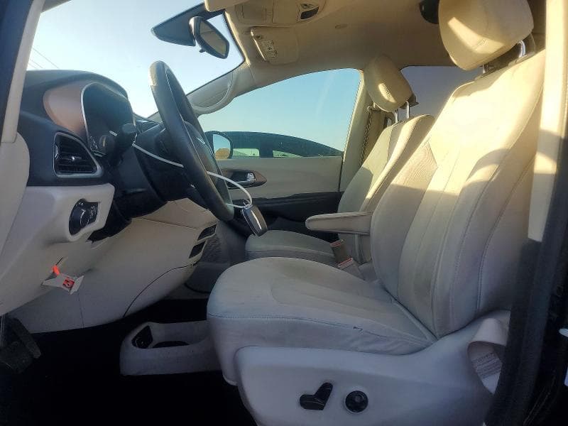 2017 CHRYSLER PACIFICA LX 7