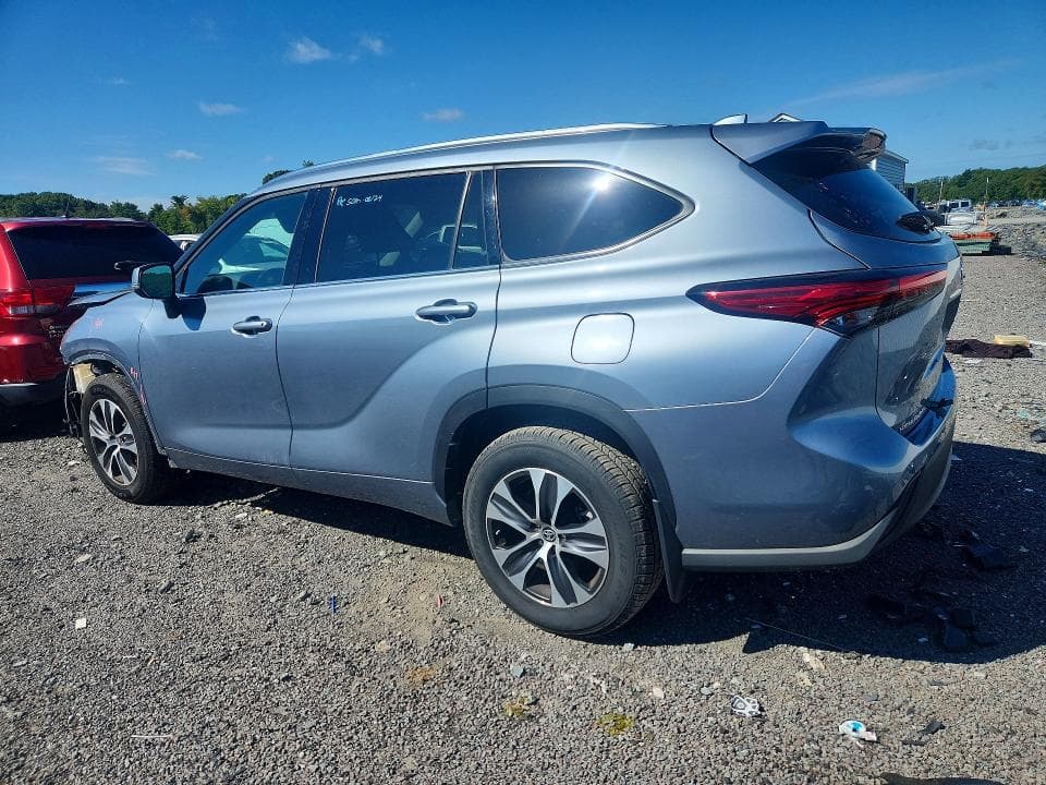 2020 TOYOTA HIGHLANDER XLE 2