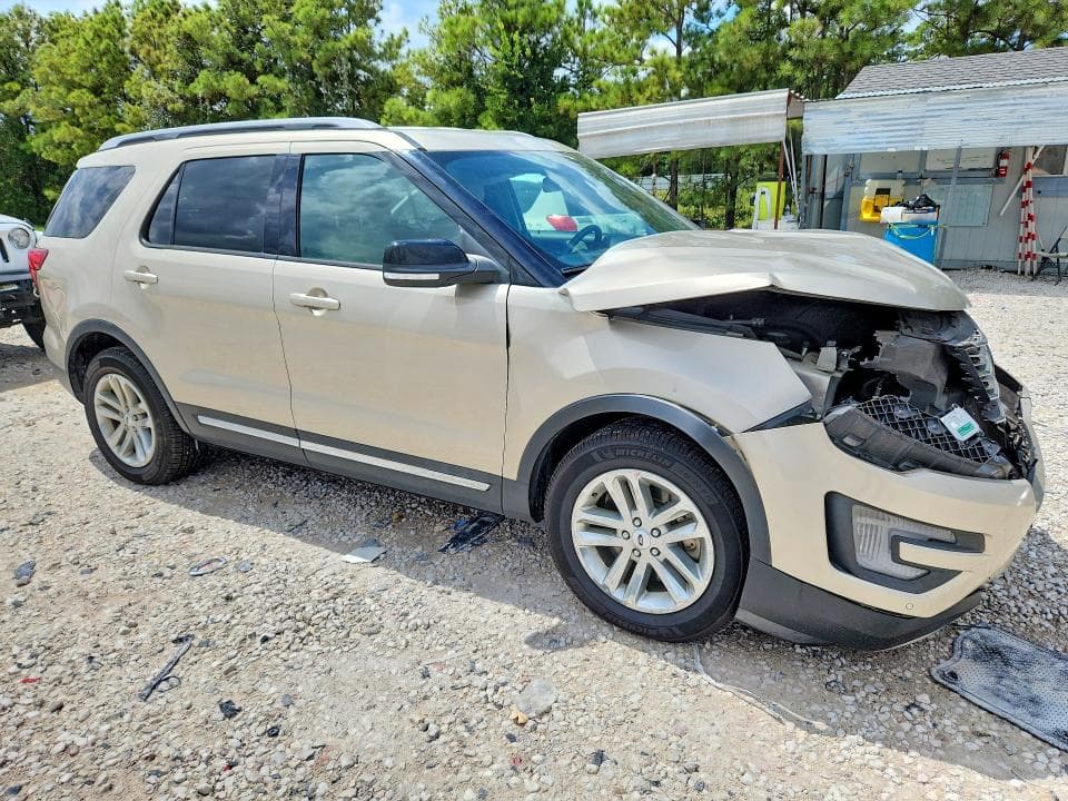 2017 FORD EXPLORER XLT 4