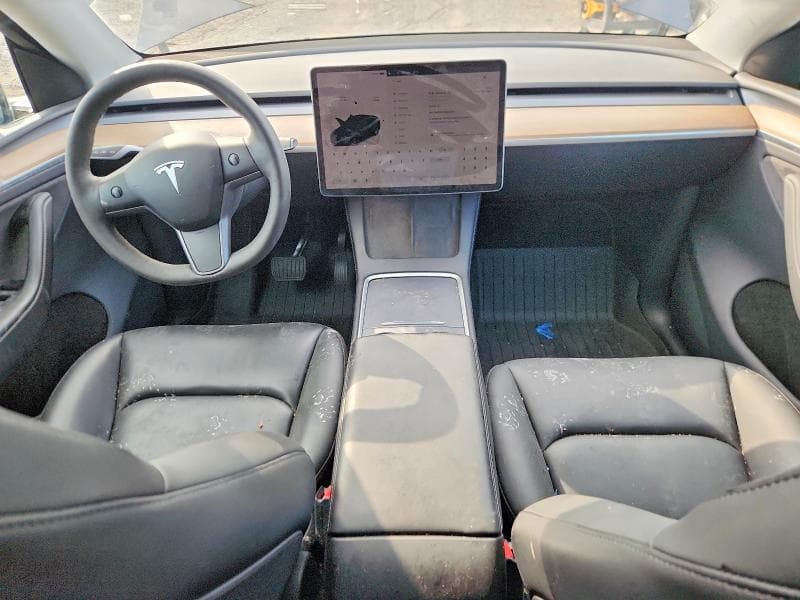 2024 TESLA MODEL Y 8