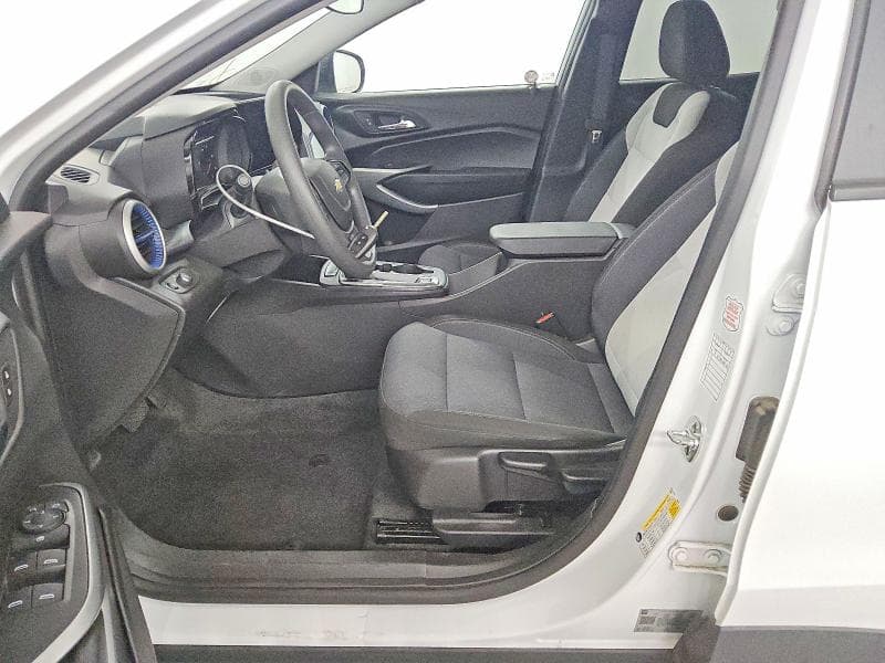 2025 CHEVROLET TRAX LS 7