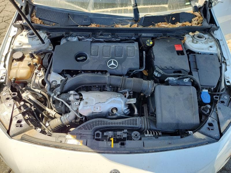 2020 MERCEDES-BENZ A 220 11
