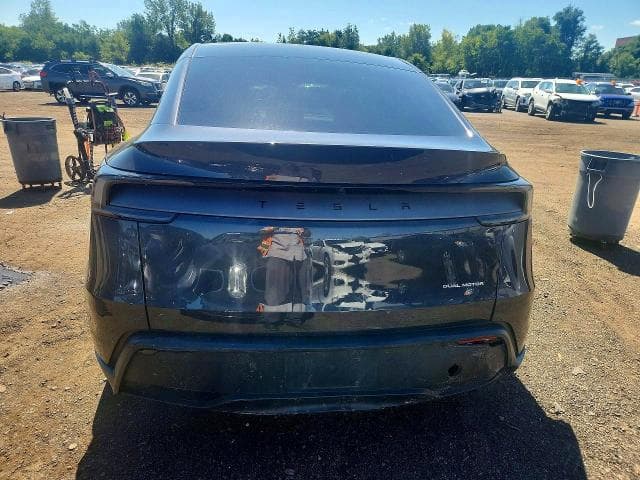 2026 TESLA MODEL Y 6
