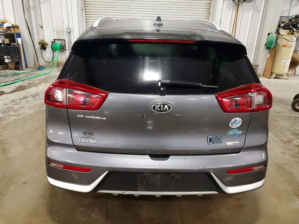 2017 KIA NIRO LX 6