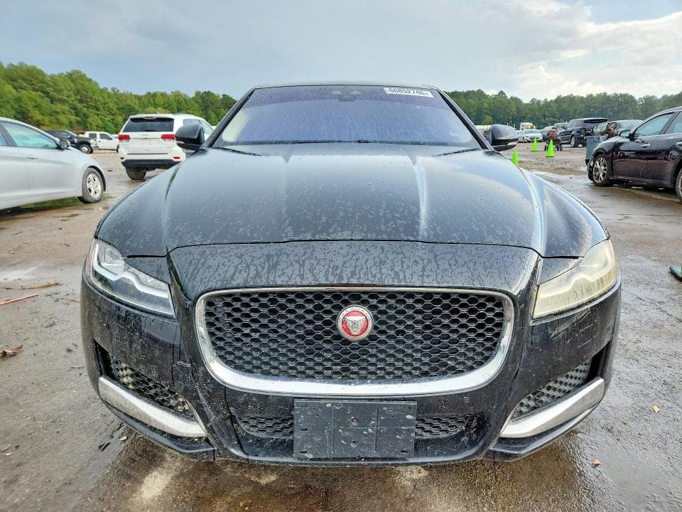 2017 JAGUAR XF PREMIUM 5
