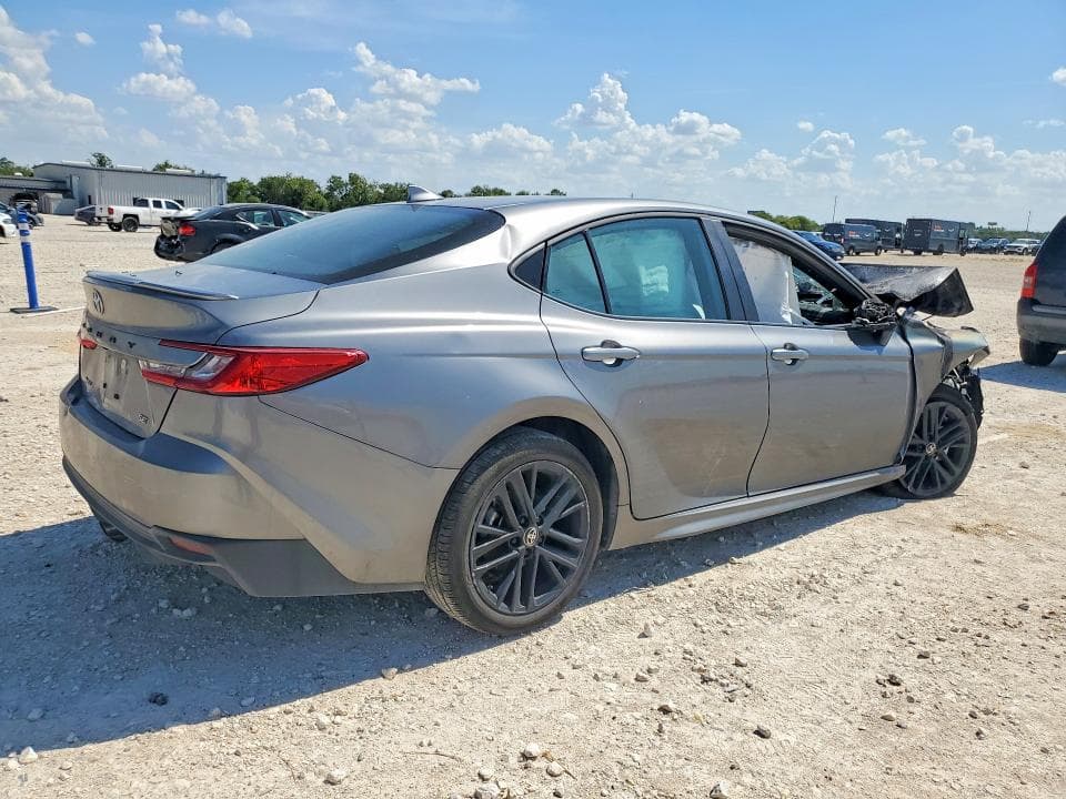 2026 TOYOTA CAMRY SE 3