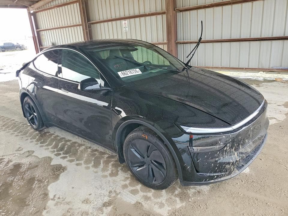 2026 TESLA MODEL Y 4