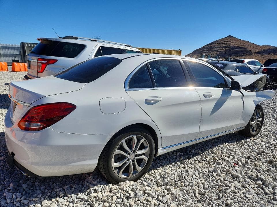 2017 MERCEDES-BENZ C 300 3