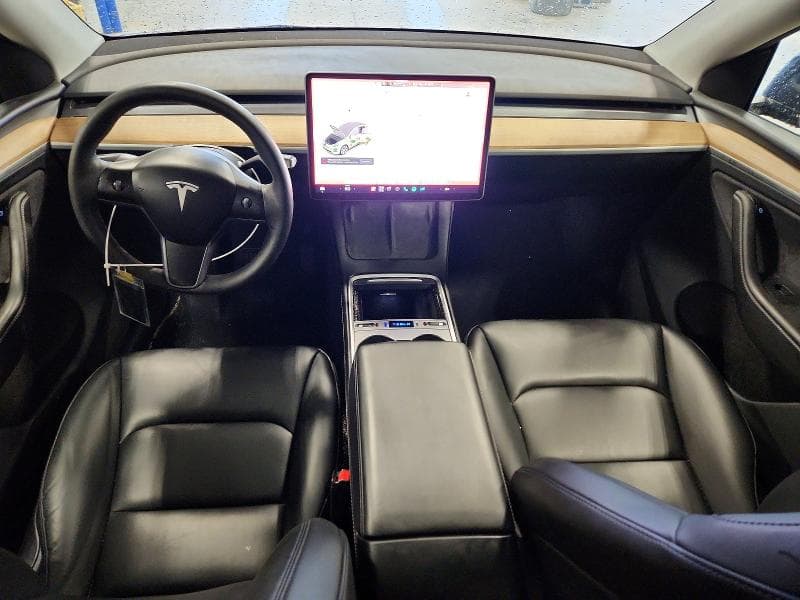 2023 TESLA MODEL Y 8