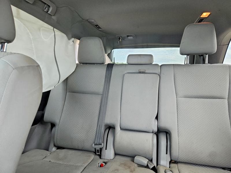 2017 TOYOTA HIGHLANDER LE 10
