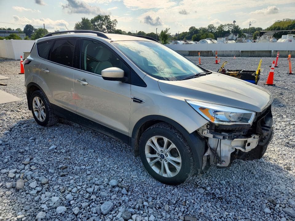 2018 FORD ESCAPE SE 4