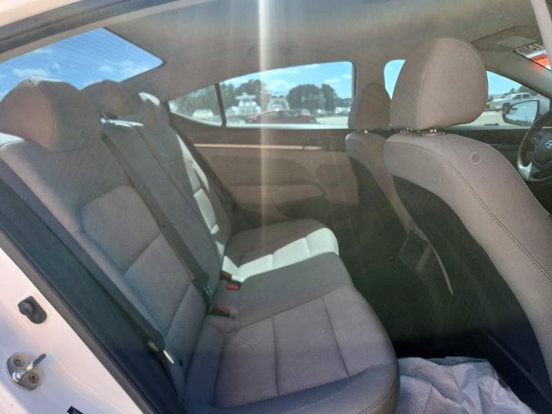 2017 HYUNDAI ELANTRA SE 10