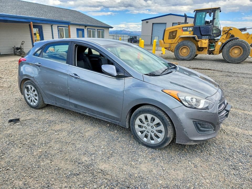 2017 HYUNDAI ELANTRA GT BASE 4