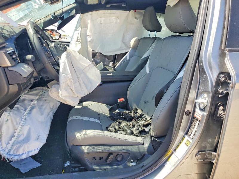 2026 TOYOTA CAMRY SE 7